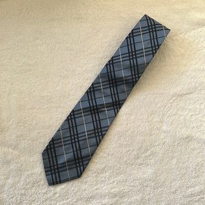 Burberry men’s silk tie.